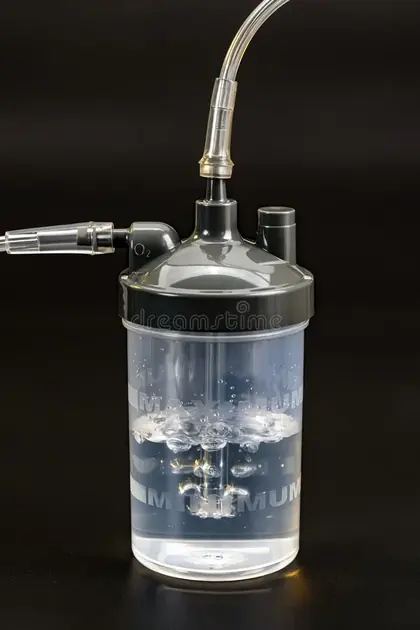 Humidificador de oxígeno con agua